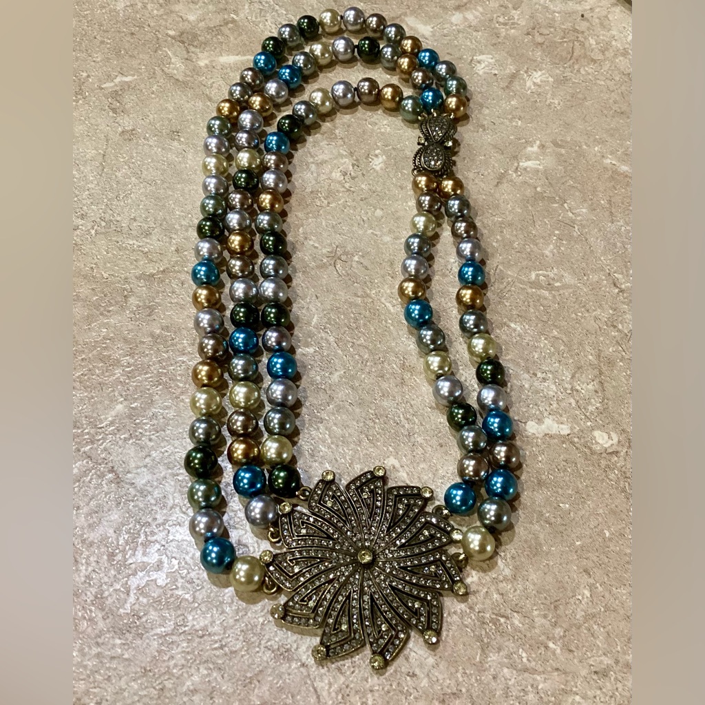 Heidi Daus Starburst Multicolor Pearl Necklace Great Condition 90$